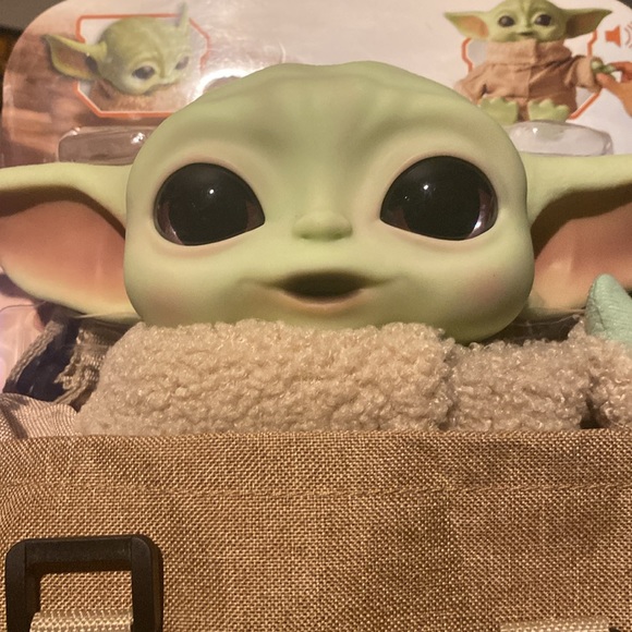 Star wars the mandalorian plush with accessory bag - Picture 6 of 6